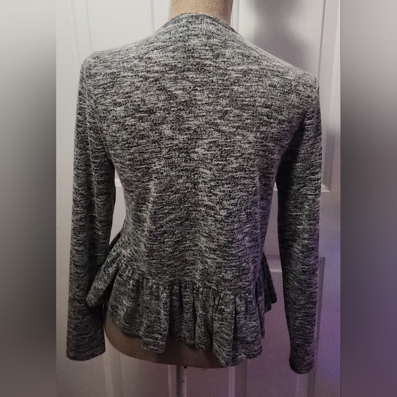 Coco + Jaimeson Gray Cardigan with Ruffled Hem Size M - Picture 4 of 5